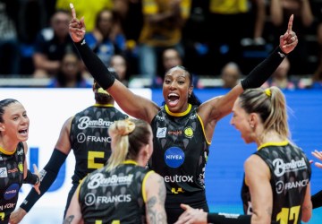 Praia Clube é tricampeão do Sul-Americano de vôlei feminino