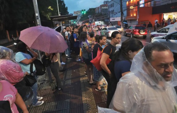 Chuvas devem retornar no período da tarde na capital paulista